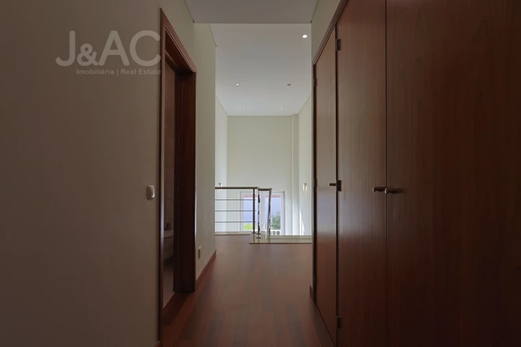 Apartamento T4 para Venda em Rio de Mouro Foto 33