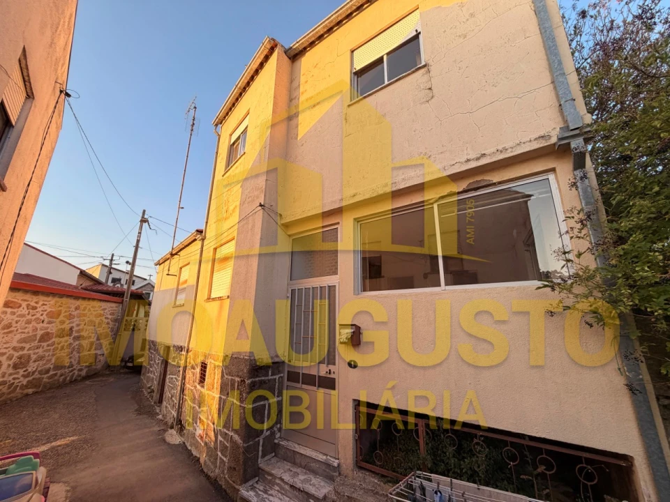 Moradia T3 para Venda em Casal de Cinza Foto 1