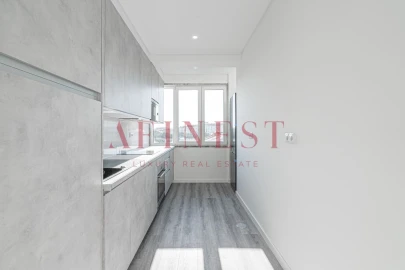 Apartamento T2 para Arrendamento em Massamá e Monte Abraão