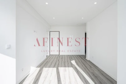 Apartamento T2 para Arrendamento em Massamá e Monte Abraão