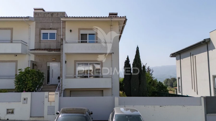 Moradia T3 para Venda em Amares e Figueiredo