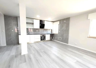 Apartamento T2 para Venda em Corroios