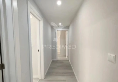 Apartamento T2 para Venda em Corroios