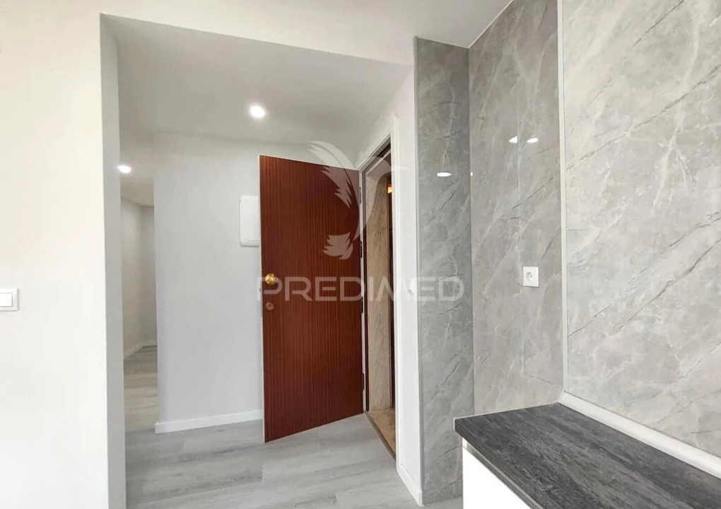 Apartamento T2 para Venda em Corroios Foto 5