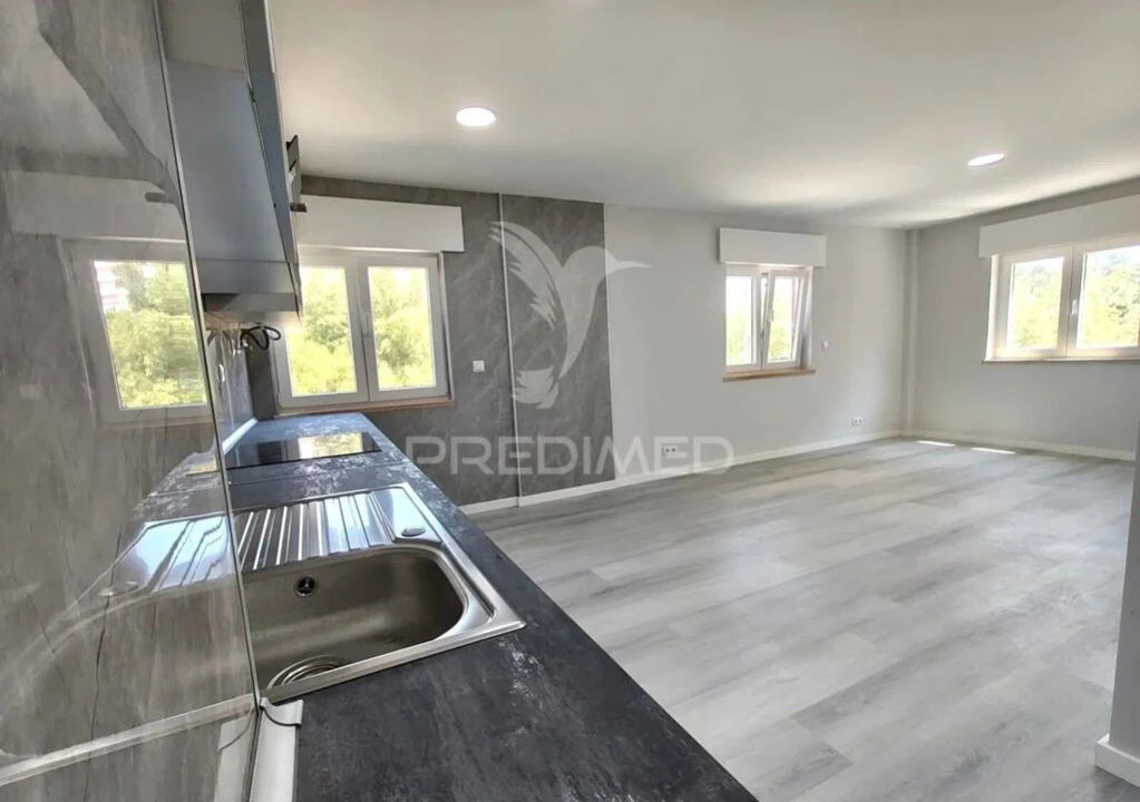 Apartamento T2 para Venda em Corroios Foto 3