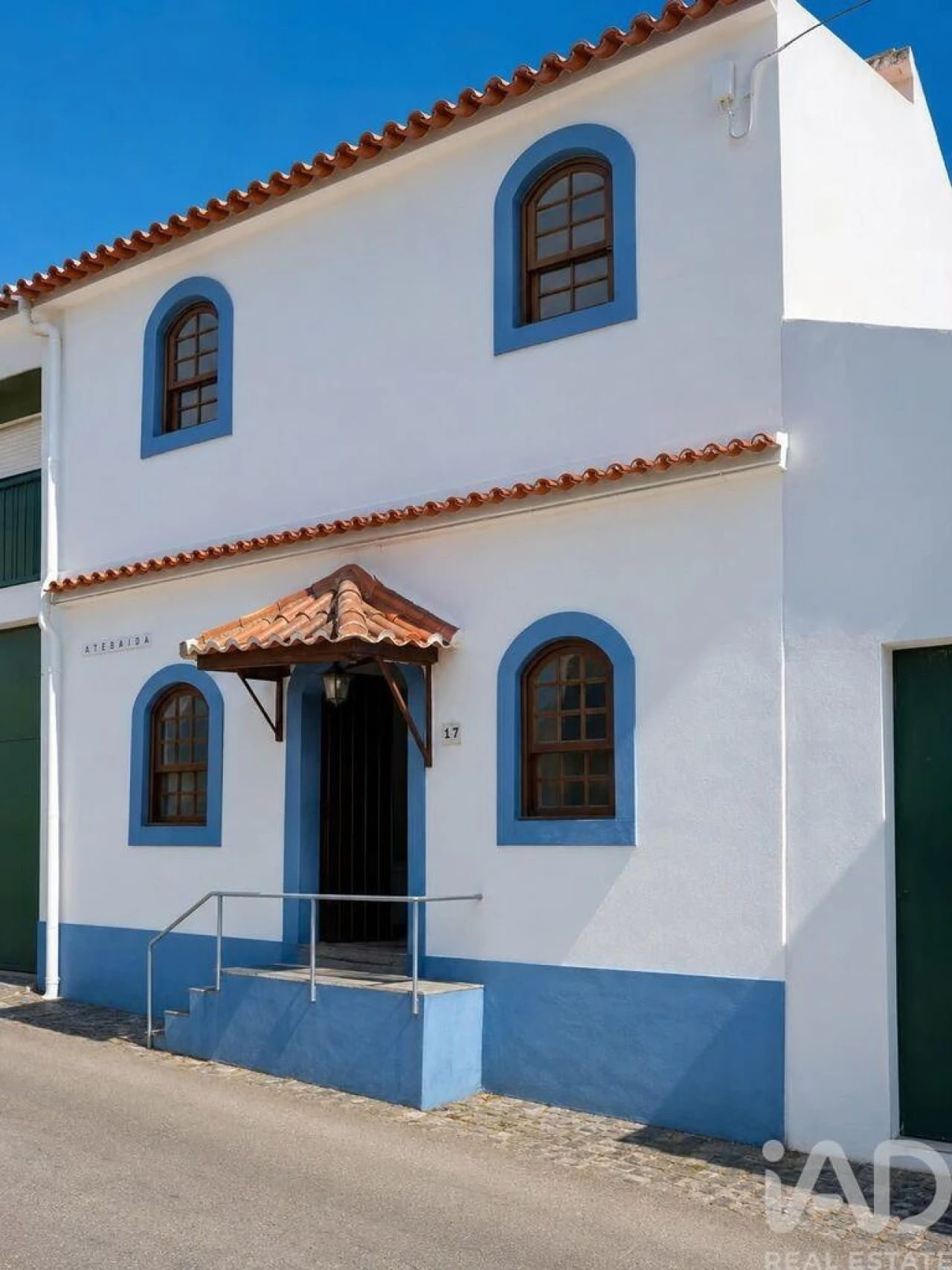 Moradia T4 para Venda em Encarnação Foto 1