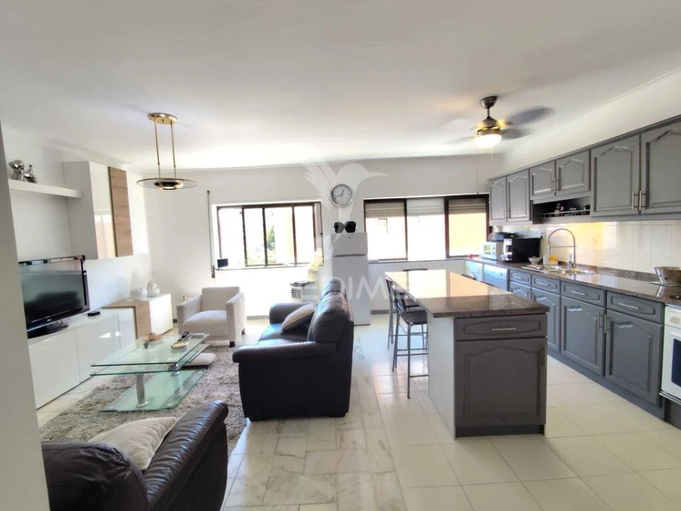 Apartamento T3 para Venda em Gaio-Rosário e Sarilhos Pequenos Foto 1