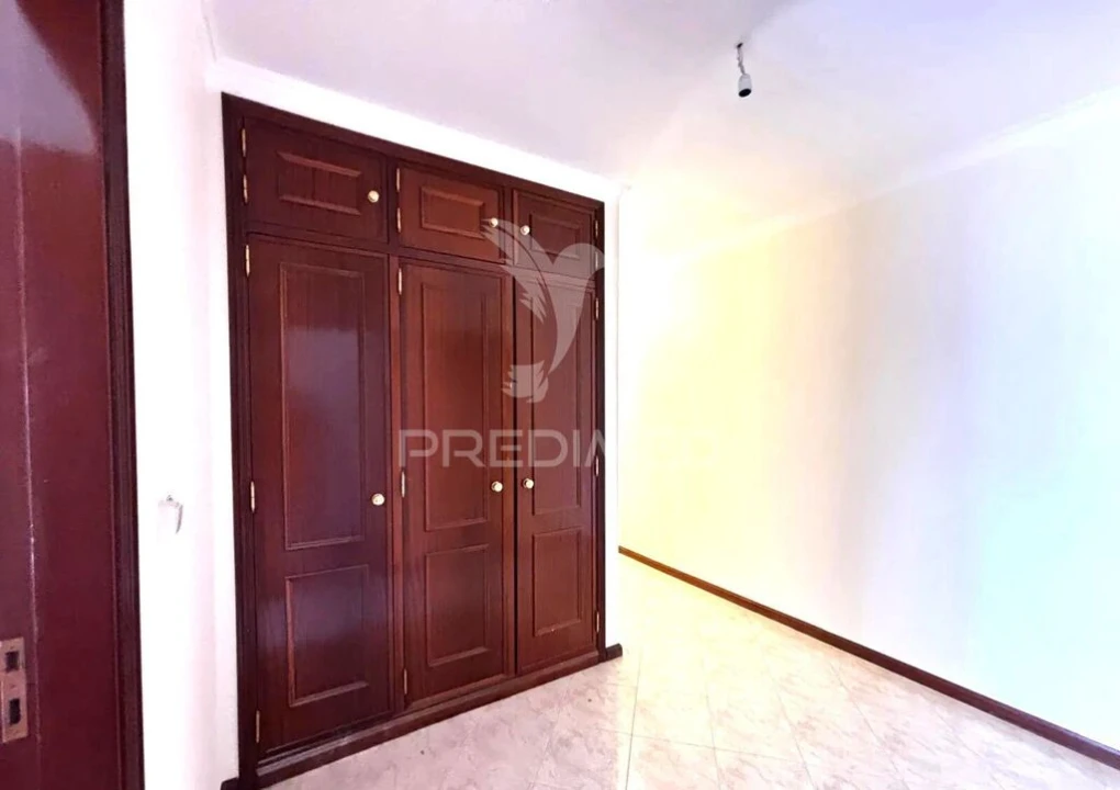 Apartamento T2 para Venda em Algueirão-Mem Martins Foto 9