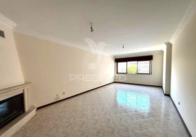 Apartamento T2 para Venda em Algueirão-Mem Martins