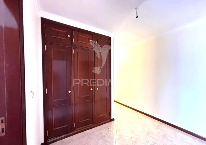 Apartamento T2 para Venda em Algueirão-Mem Martins Foto 9