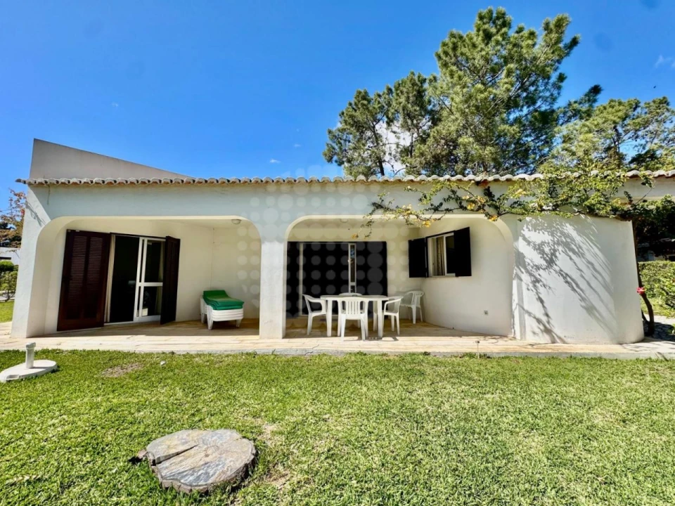 Moradia T3 para Venda em Albufeira e Olhos de Água Foto 1