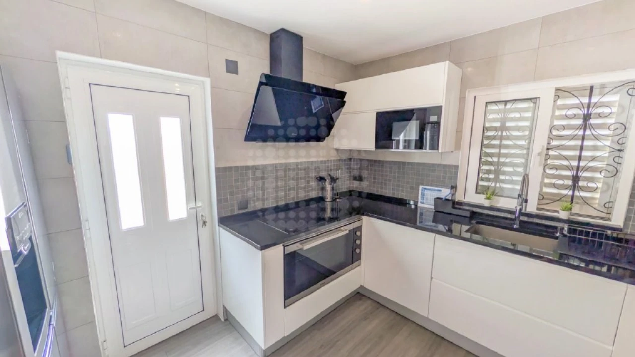 Moradia T3 para Venda em Albufeira e Olhos de Água Foto 10