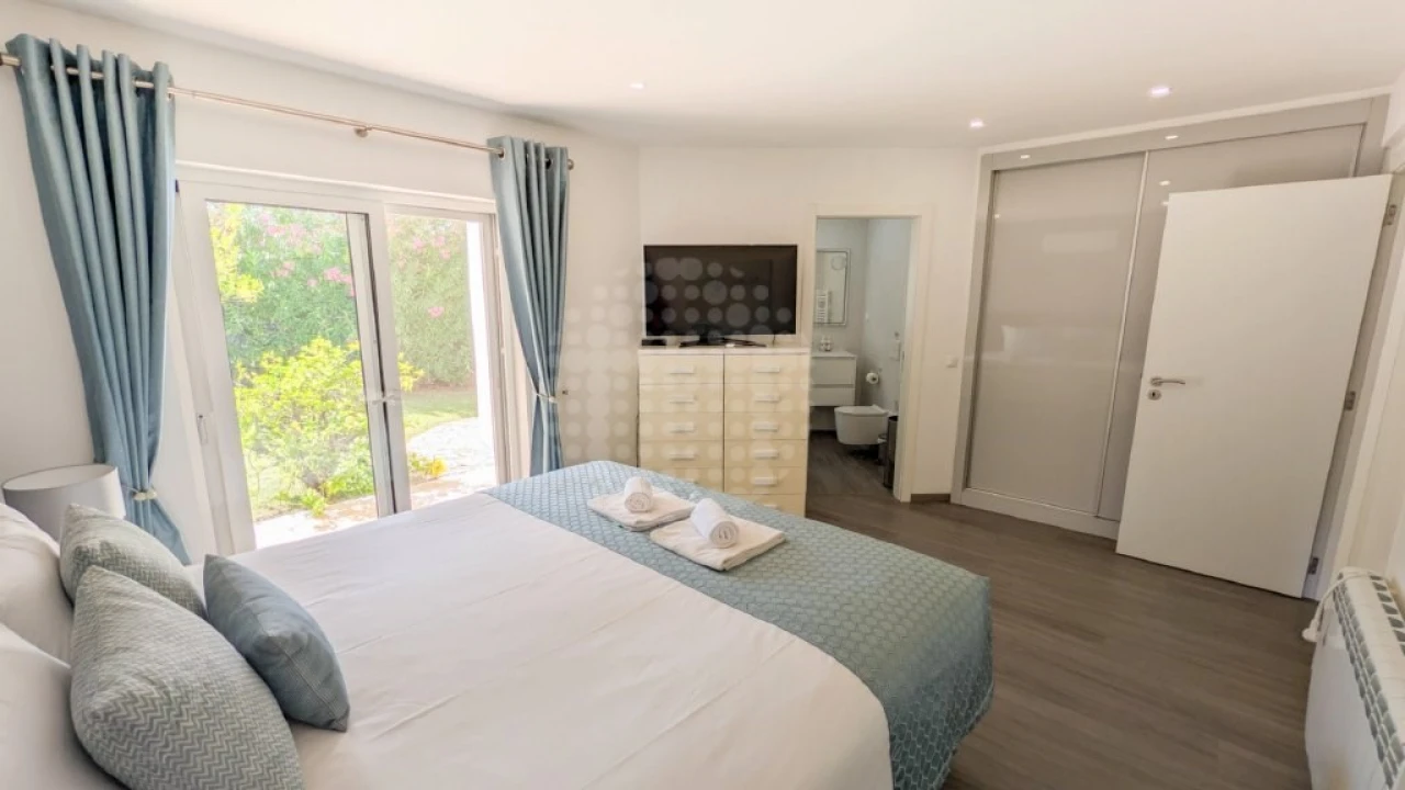 Moradia T3 para Venda em Albufeira e Olhos de Água Foto 19