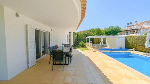Moradia T3 para Venda em Albufeira e Olhos de Água