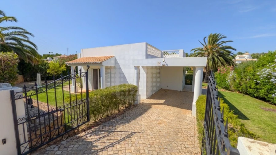 Moradia T3 para Venda em Albufeira e Olhos de Água Foto 33