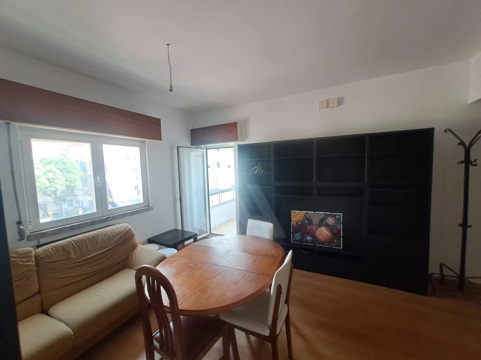 Apartamento T1 para Venda em Águas Livres Foto 1