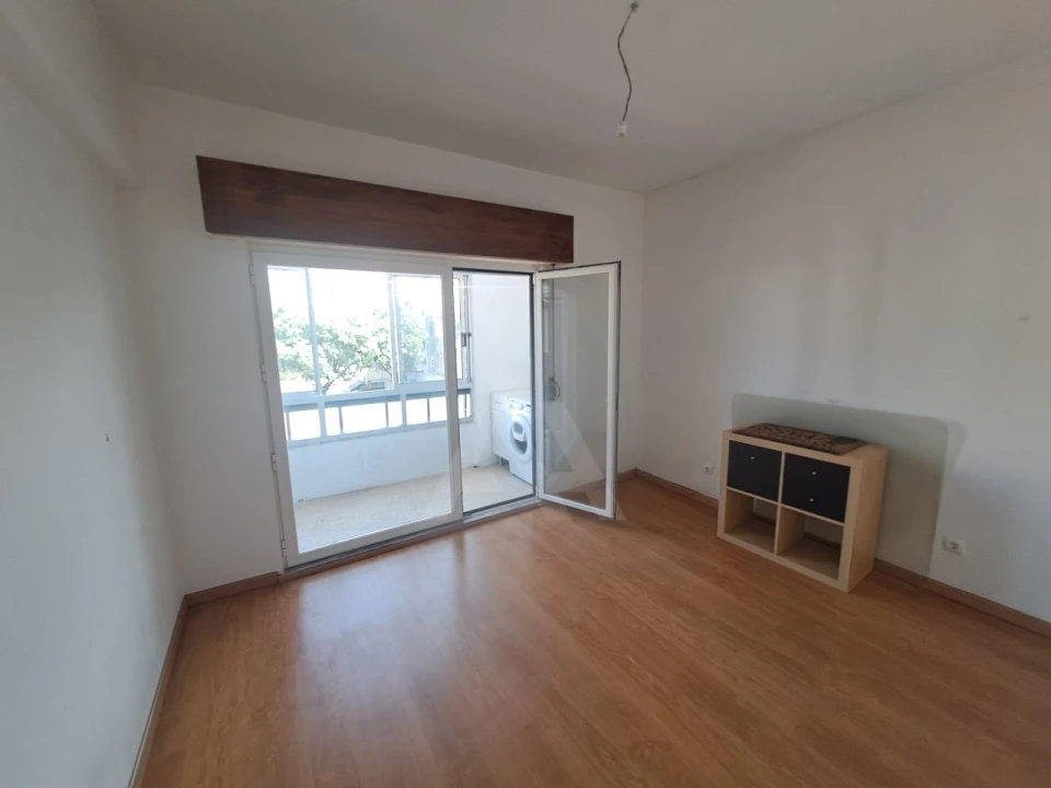 Apartamento T1 para Venda em Águas Livres Foto 3
