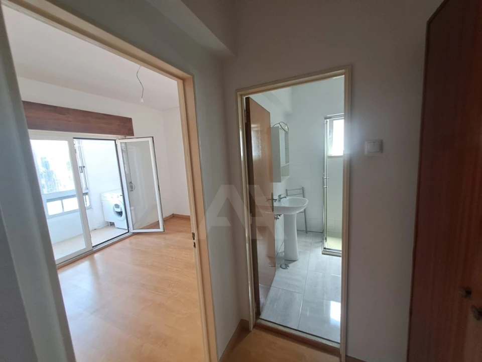 Apartamento T1 para Venda em Águas Livres Foto 11