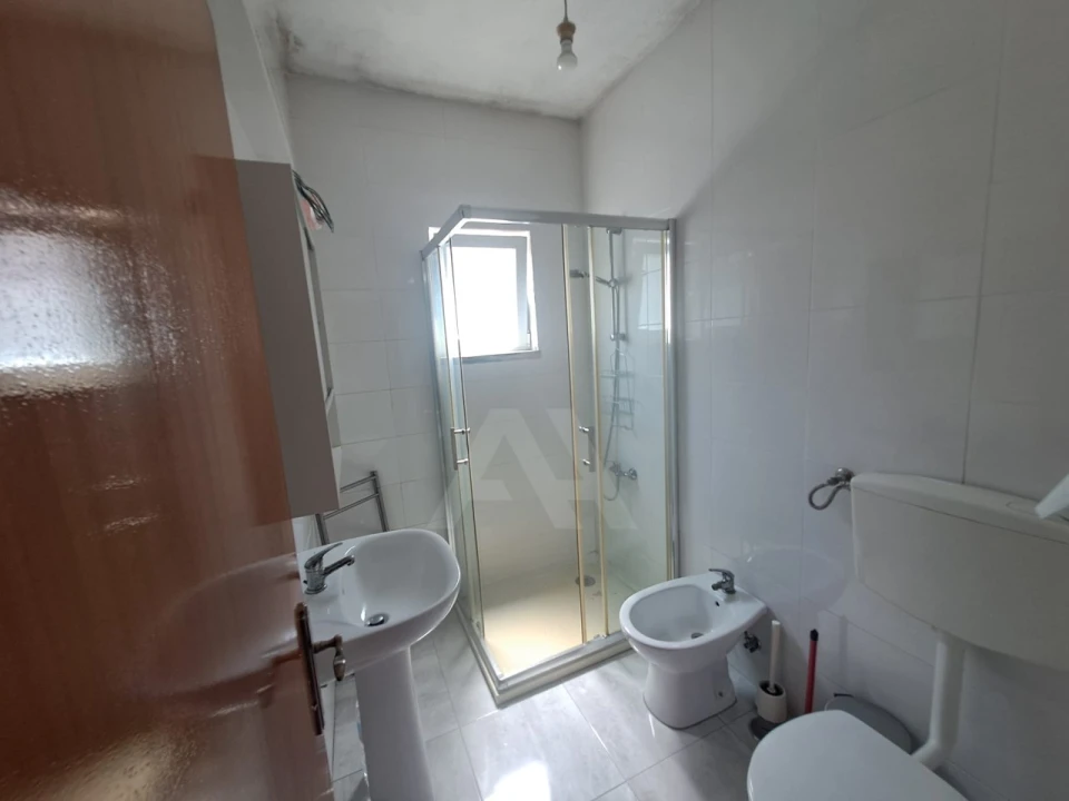 Apartamento T1 para Venda em Águas Livres Foto 12