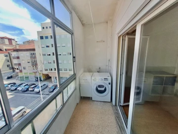 Apartamento T1 para Venda em Águas Livres