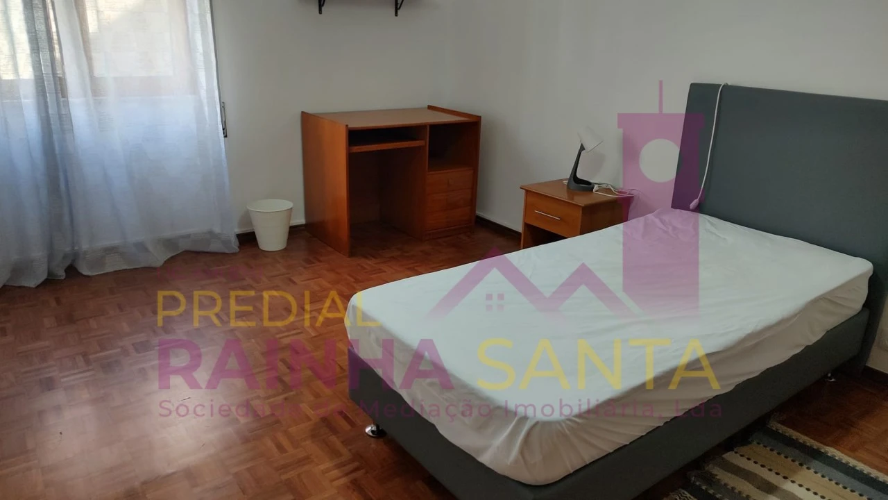 Quarto para Arrendamento em Sé Nova, Santa Cruz, Almedina e São Bartolomeu Foto 1