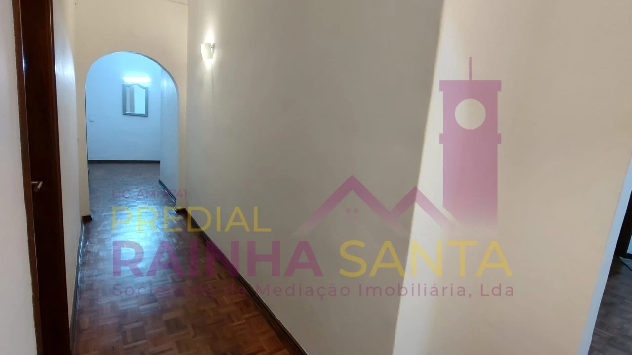 Quarto para Arrendamento em Sé Nova, Santa Cruz, Almedina e São Bartolomeu Foto 7
