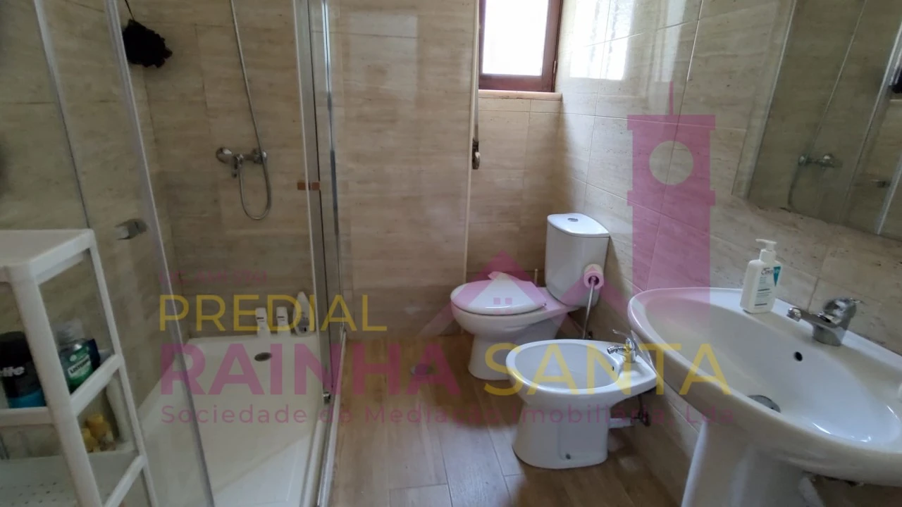 Quarto para Arrendamento em Sé Nova, Santa Cruz, Almedina e São Bartolomeu Foto 9