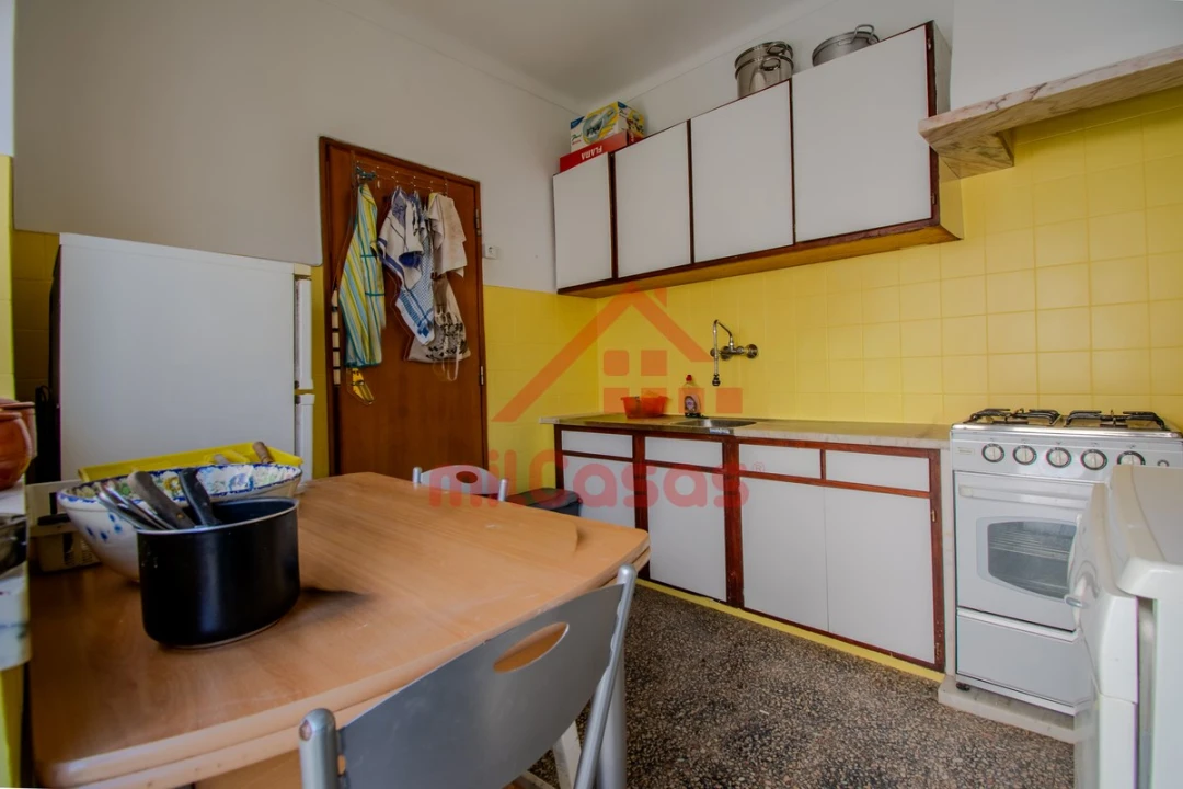 Moradia T4 para Venda em Carvoeira Foto 17
