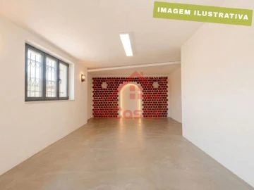 Moradia T4 para Venda em Carvoeira