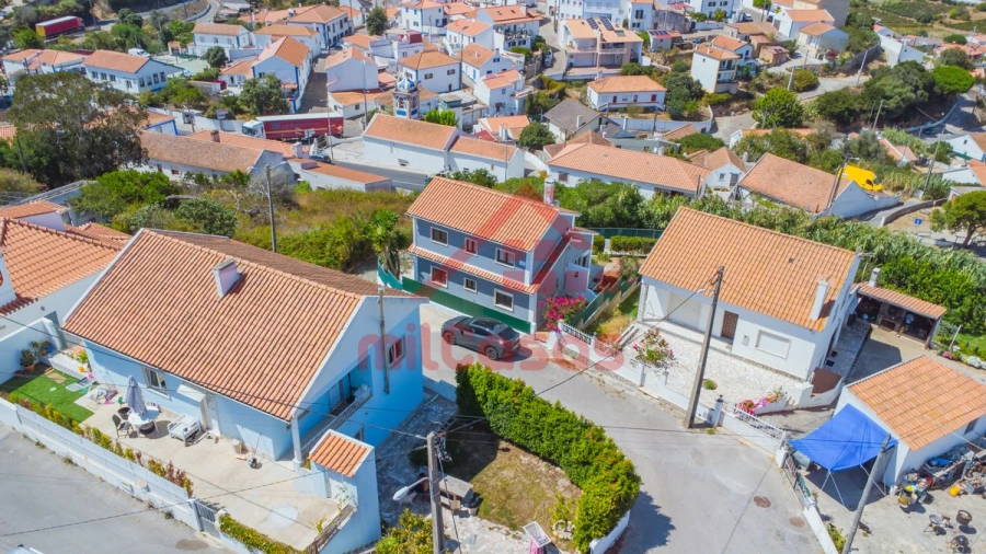 Moradia T4 para Venda em Carvoeira Foto 34