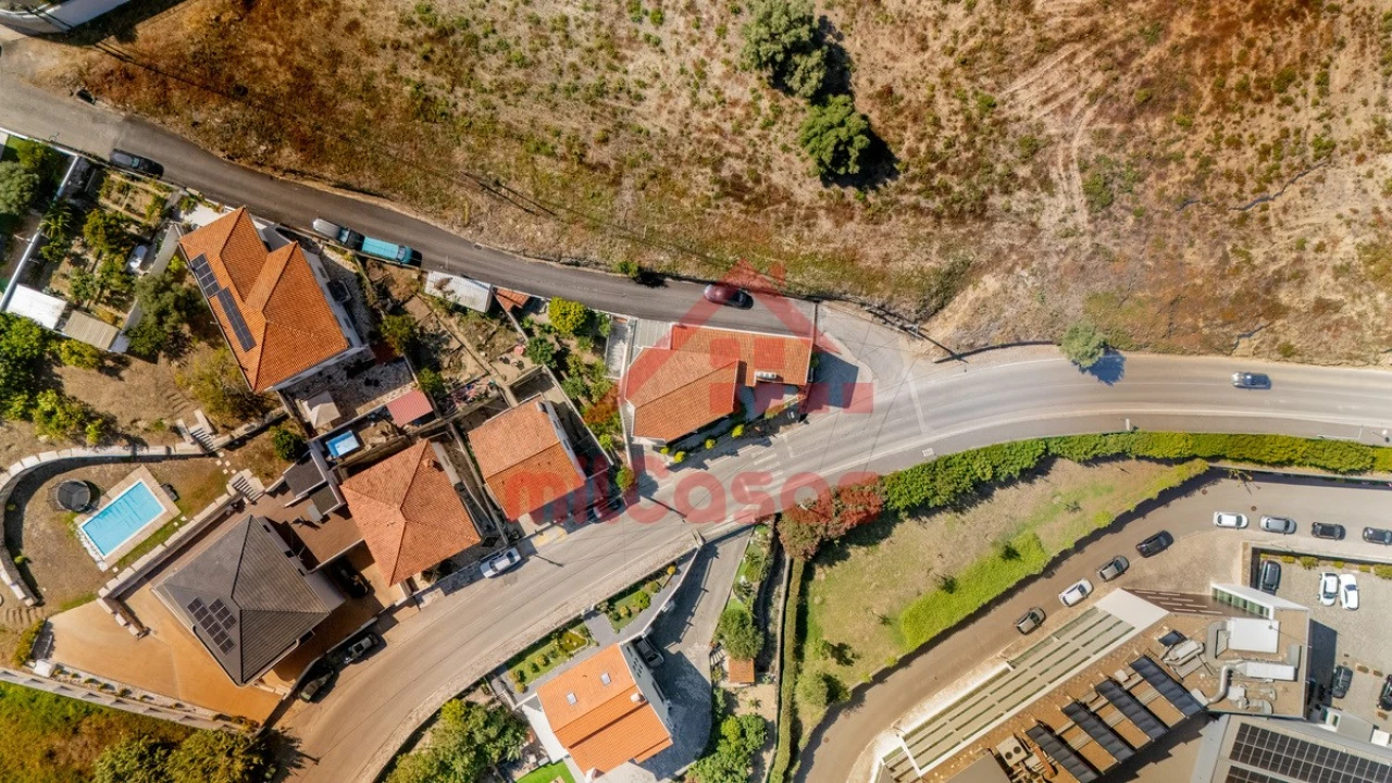 Moradia T4 para Venda em Santa Maria, São Pedro e Matacães Foto 3