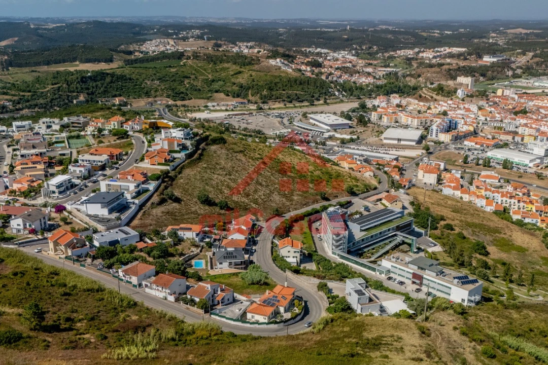 Moradia T4 para Venda em Santa Maria, São Pedro e Matacães Foto 65