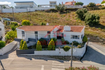 Moradia T4 para Venda em Santa Maria, São Pedro e Matacães