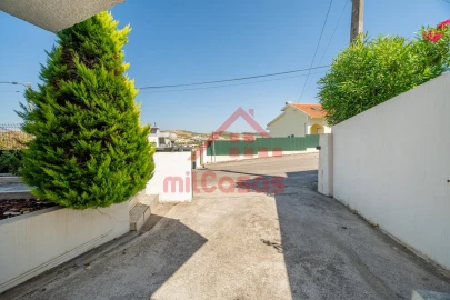 Moradia T4 para Venda em Santa Maria, São Pedro e Matacães