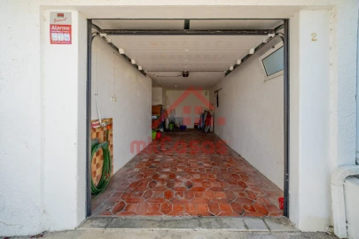 Moradia T4 para Venda em Santa Maria, São Pedro e Matacães