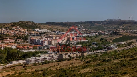 Moradia T4 para Venda em Santa Maria, São Pedro e Matacães