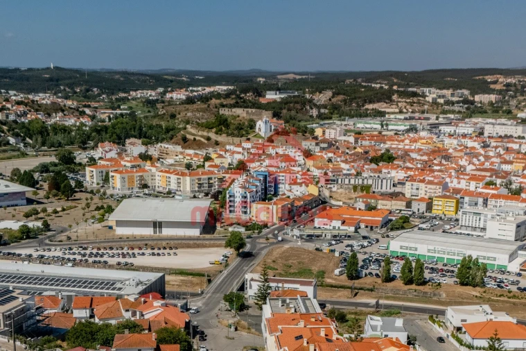 Moradia T4 para Venda em Santa Maria, São Pedro e Matacães Foto 4