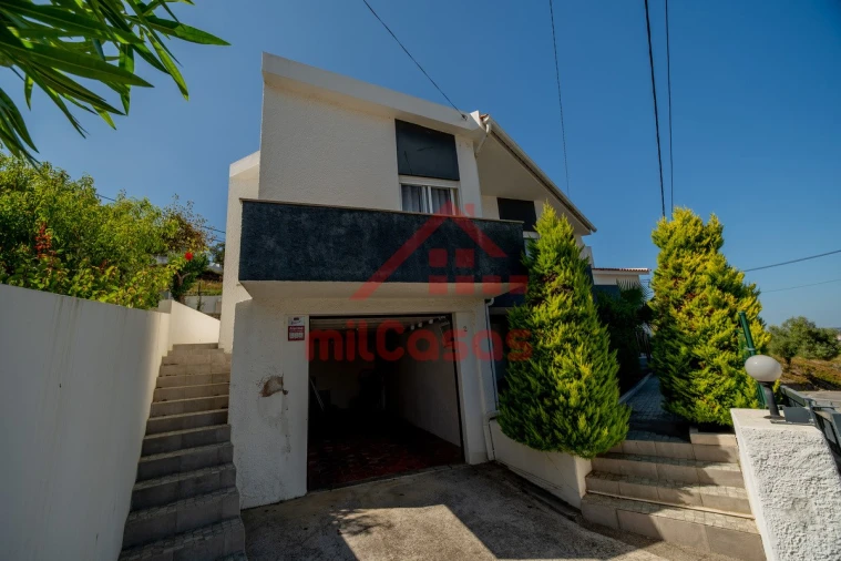 Moradia T4 para Venda em Santa Maria, São Pedro e Matacães Foto 10