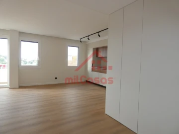 Apartamento T2 para Arrendamento em Santa Maria, São Pedro e Matacães