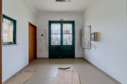 Armazém para Venda em Almeirim