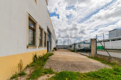 Armazém para Venda em Almeirim