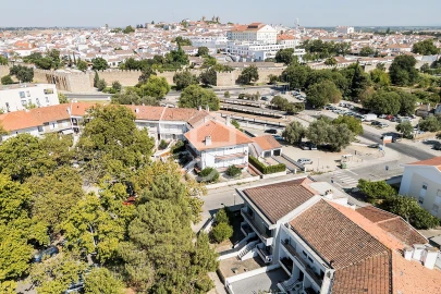 Moradia T4 para Venda em Malagueira e Horta das Figueiras