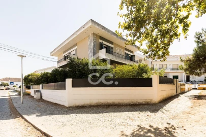Moradia T4 para Venda em Malagueira e Horta das Figueiras