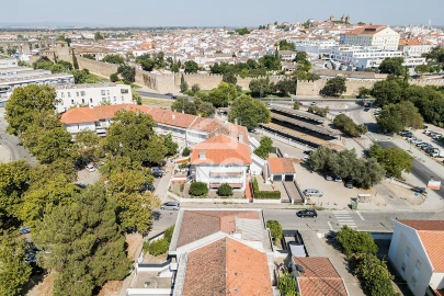Moradia T4 para Venda em Malagueira e Horta das Figueiras