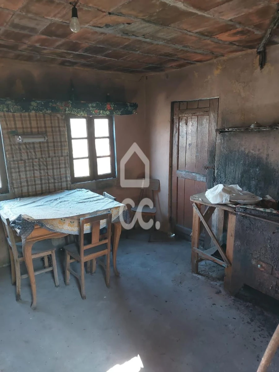 Moradia T3 para Venda em Fataunços e Figueiredo das Donas Foto 3