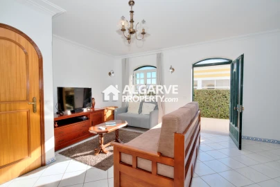 Moradia T2 para Venda em Quarteira