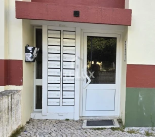 Apartamento T1 para Venda em Venteira