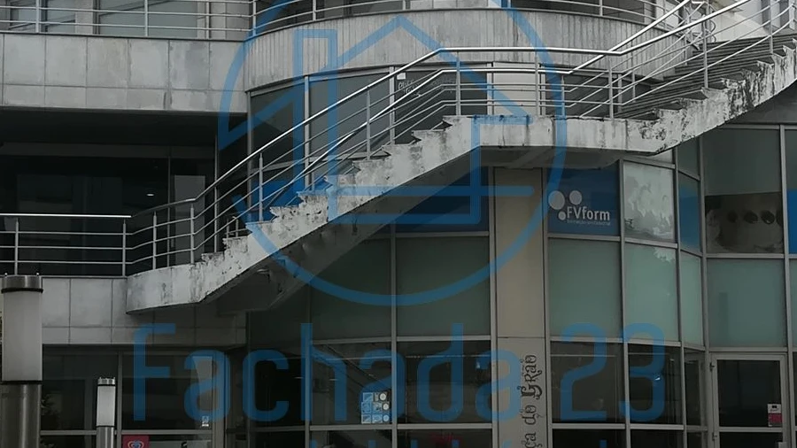 Negócio para Arrendamento em Gondomar (São Cosme), Valbom e Jovim