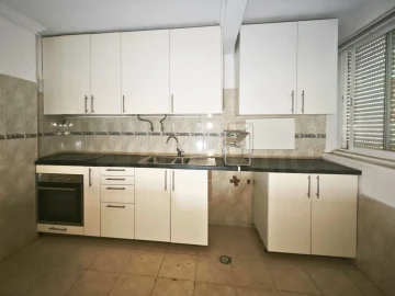 Apartamento T1 para Venda em Benfica