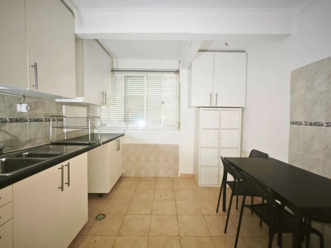 Apartamento T1 para Venda em Benfica Foto 2